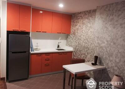 Studio Condo at Sukhumvit Park Condominium near BTS Asok