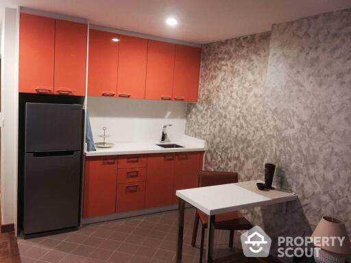 Studio Condo at Sukhumvit Park Condominium near BTS Asok