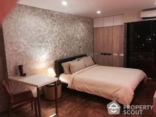 Studio Condo at Sukhumvit Park Condominium near BTS Asok