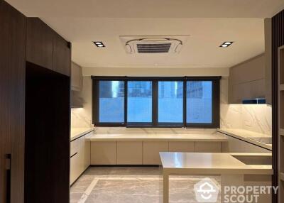 4-BR Condo at Ploen Chit Terrace near BTS Phloen Chit