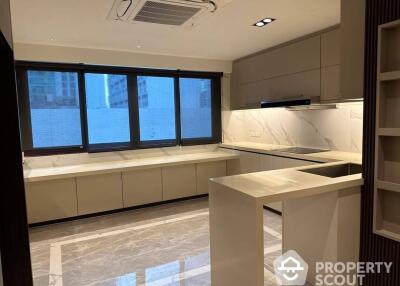 4-BR Condo at Ploenchit Terrace near BTS Phloen Chit