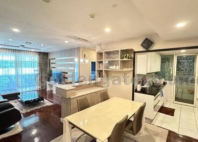 Modern spacious 2-Bedrooms condo with balcony - Sukhumvit soi 22