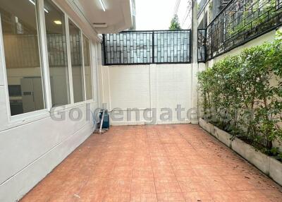 4 Bedrooms Modern Townhouse in Compound - Sukhumvit 49