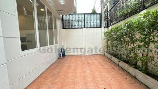 4 Bedrooms Modern Townhouse in Compound - Sukhumvit 49