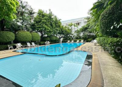 4 Bedrooms Modern Townhouse in Compound - Sukhumvit 49