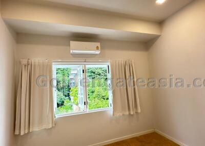 4 Bedrooms Modern Townhouse in Compound - Sukhumvit 49