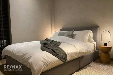 Luxurious 2-Bed Condo in The Lofts Asoke, Bangkok  4 Mins Walk to MRT Phetchaburi Station