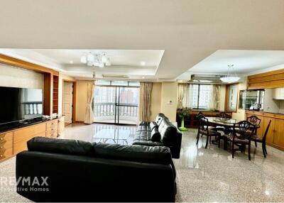 Luxurious 3BR Condo in Sukhumvit 39, 9 Mins Walk to BTS Phrom Phong Station