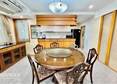 Luxurious 3BR Condo in Sukhumvit 39, 9 Mins Walk to BTS Phrom Phong Station