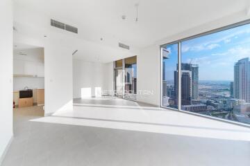 Luxurious Unit  Open Layout  Panoramic View