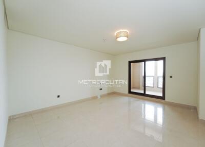 Spacious 2BR Good Condition Vacant Palm view