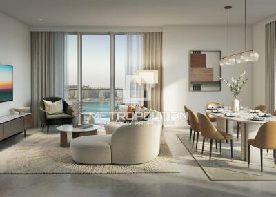 Spacious Unit with Panoramic Sea and Skyline Views