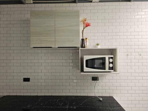 Modern minimalist kitchen design with subway tile backsplash