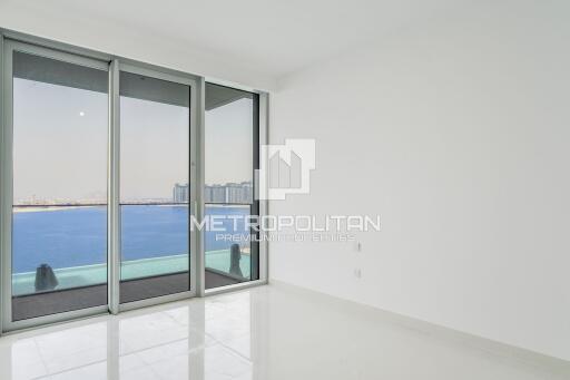 Big Layout Apt  Stunning Waterfront View