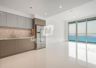 Big Layout Apt  Stunning Waterfront View