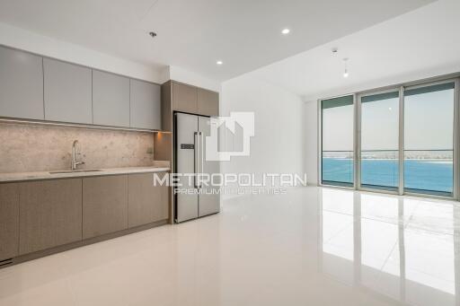 Big Layout Apt  Stunning Waterfront View