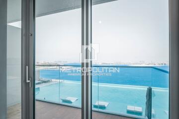 Big Layout Apt  Stunning Waterfront View