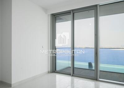 Big Layout Apt  Stunning Waterfront View