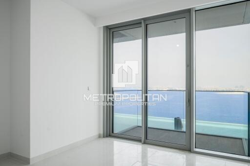 Big Layout Apt  Stunning Waterfront View