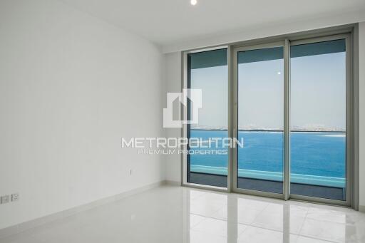 Big Layout Apt  Stunning Waterfront View