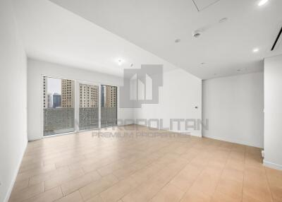 Spacious 1 BR  Middle Floor  Beachfront