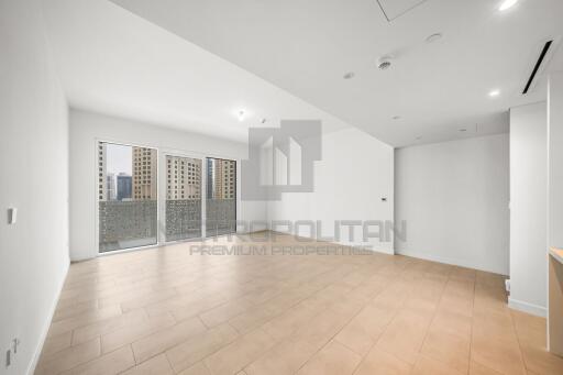 Spacious 1 BR  Middle Floor  Beachfront