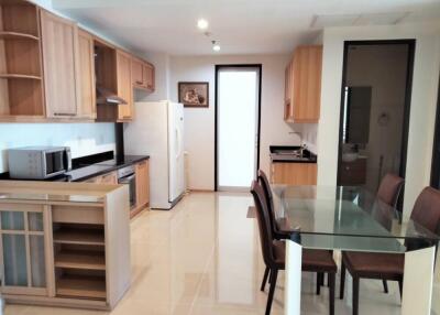 Modern kitchen with dining area