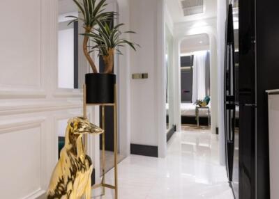 Modern hallway with décor