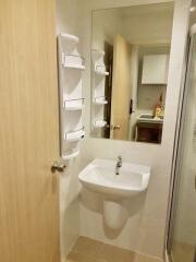 Modern bathroom with sink and mirror