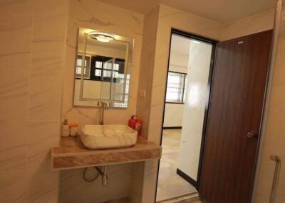 Modern bathroom with sink and mirror