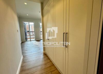 3 Bedroom Townhouse  Brand New  With Lift