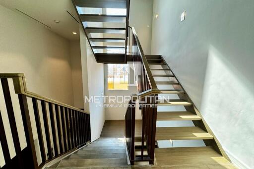 3 Bedroom Townhouse  Brand New  With Lift