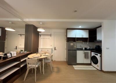 Modern kitchen with dining area