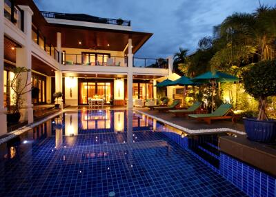 5 Bedrooms Luxurious Seaview Villa