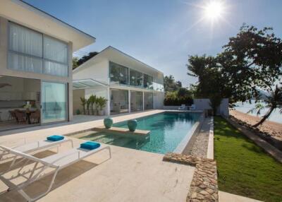 Enjoy 10% Off on this Contemporary Beachfront Villa