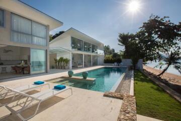 Enjoy 10% Off on this Contemporary Beachfront Villa