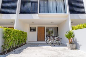 3 BEDROOMS TOWNHOME