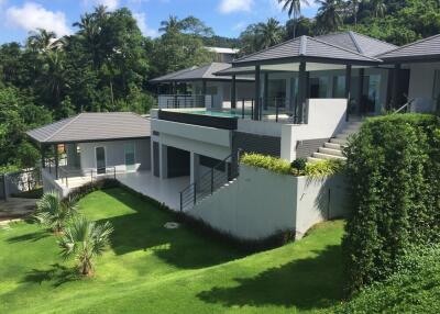 STANDING VILLA WITH SEA VIEW