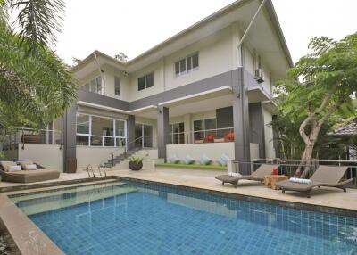 GREAT 6 BEDROOMS VILLA WITH PRIVATE POOL