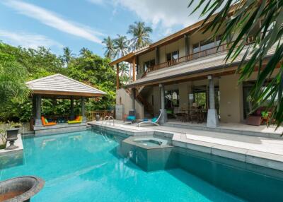 STUNNING 4 BEDROOMS MOUNTAIN VIEW VILLA (SM25)