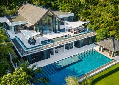 STUNNING EXCLUSIVE BEACH FRONT VILLA