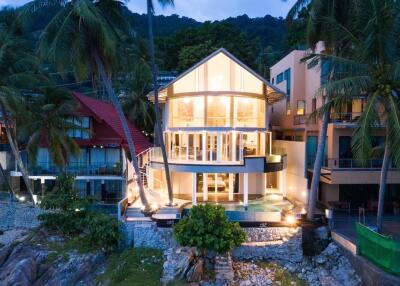 A UNIQUE MODERN BEACHFRONT VILLA – PATONG