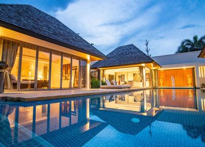 STUNNING LUXURIOUS 5 BEDROOMS POOL VILLA ON 1,600 SQM PLOT