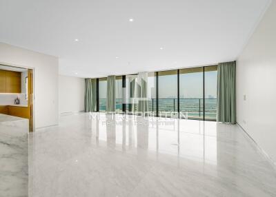 Ready to Move in  Huge Layout  Stunning Sea View