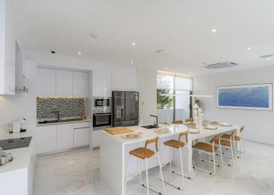 Modern kitchen with dining area