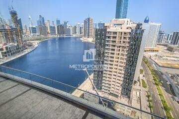 Exquisite Penthouse  Canal View  High Floor