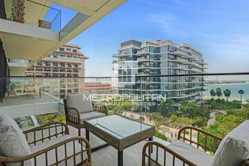 Vacant  Sea View  Beachfront Living