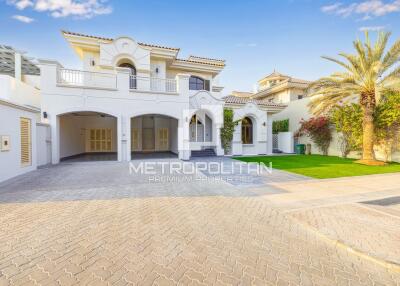 Luxurious Villa  Landscaped  Ready to Move In