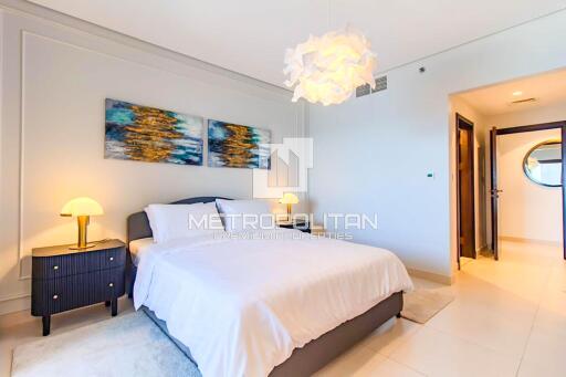 Fully Furnished  Bright  High Floor  Sea View