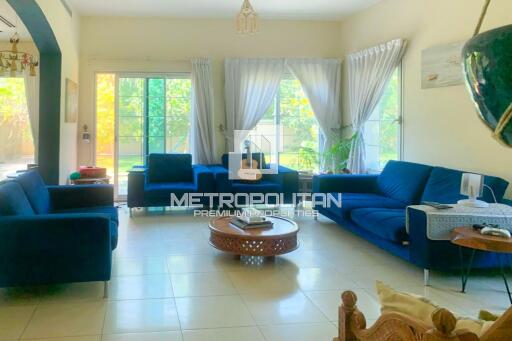 Corner Unit  Spacious Villa  Vacant On Transfer